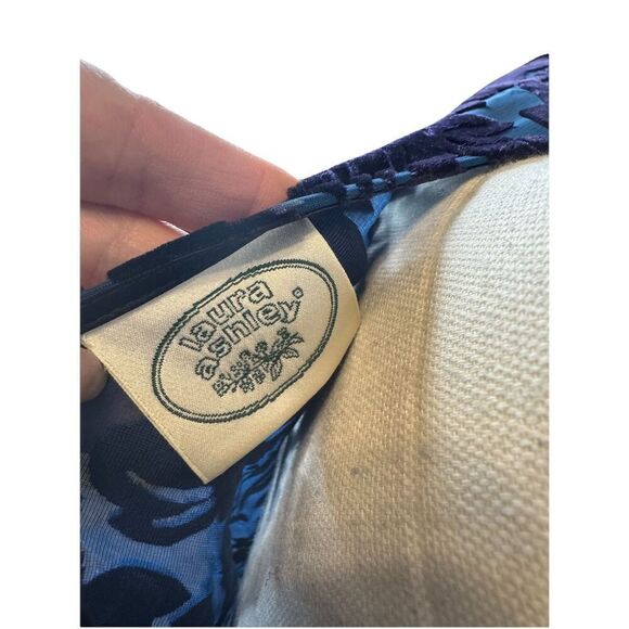 Vintage Laura Ashley Women’s Blue Silk Burnout Velvet Velvet Tunic Top Sz M/L - Picture 7 of 7